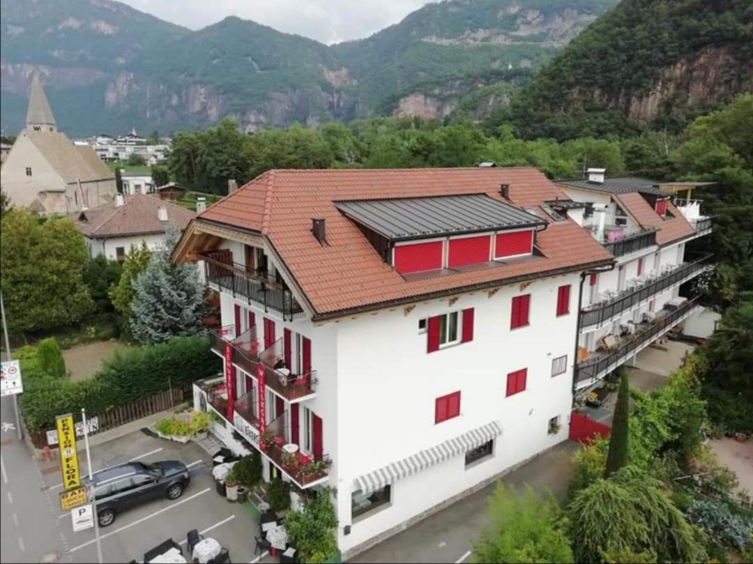 Hotel Flora 2*