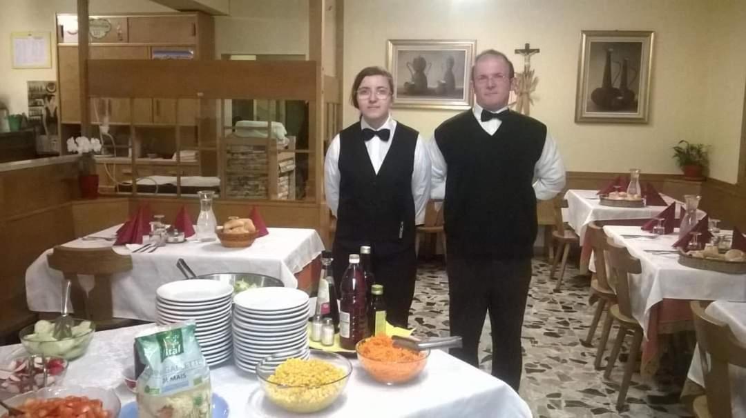 Flora Hotel 2*