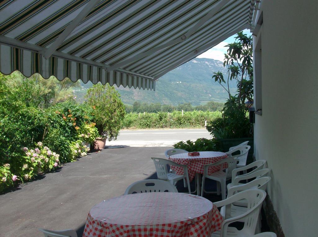 Hotel Flora Ora / Auer